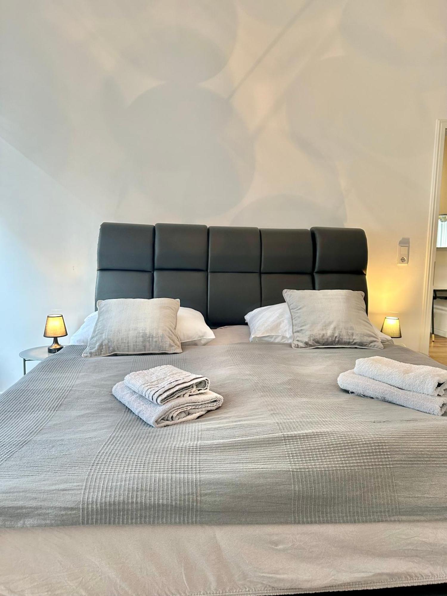 Modernes City-Apartment Mit Blick In Den Park Und 2 Baeder H9 Oldenburg Zewnętrze zdjęcie